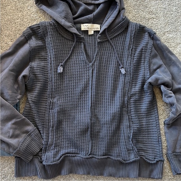 Vintage Havana Relaxed Fit Hoodie - Picture 3 of 9